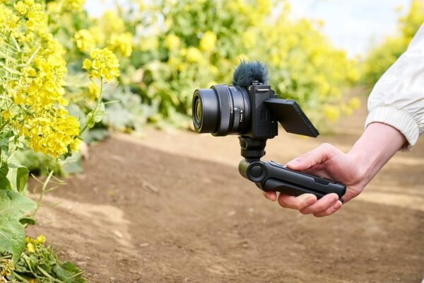 Sony ZV-E10K - Camara Mirrorless de Vlogging con Objetivo 16-50mm